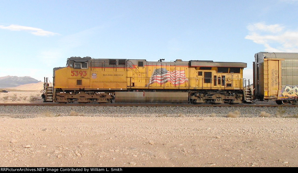 WB Unit Vehicular Flat Car Frt at Erie NV -4